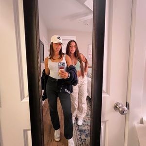 Meet your Posher, Avery